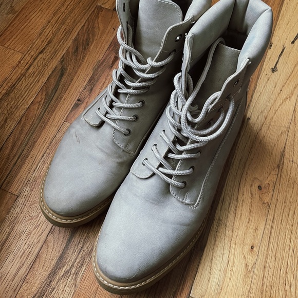 Cliffs by White Mountain Durable Boots - Picture 8 of 9